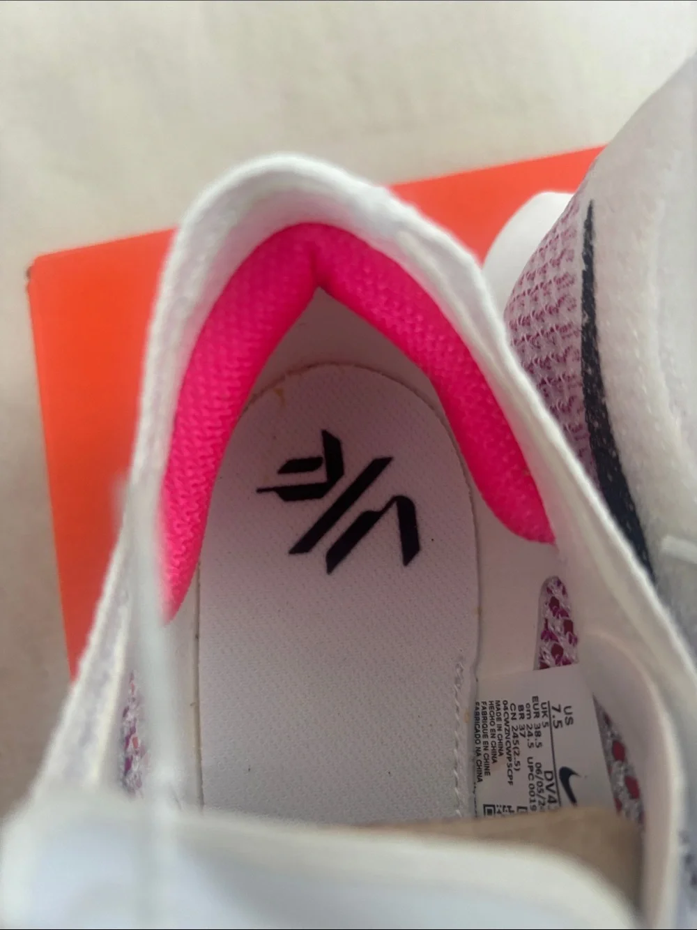 Nike Women's Vaporfly 3 - Size 7.5, White Black Vivid Purple & Agate - Picture 4 of 4